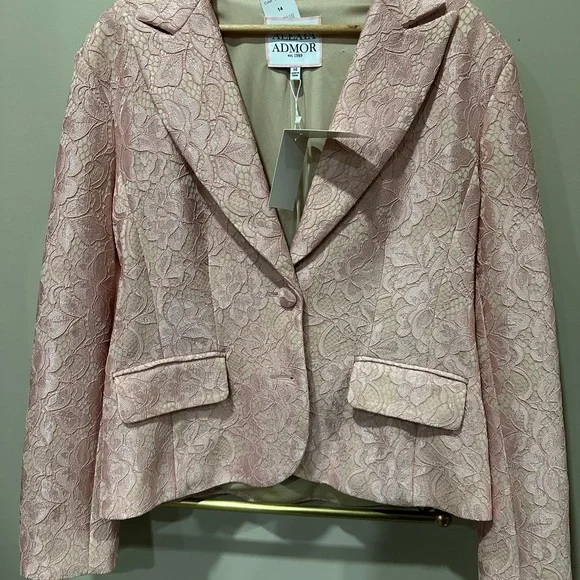 ALEXIA ADMOR Jessica Peak Lapel Lace Blazer In Blush - Picture 2 of 5